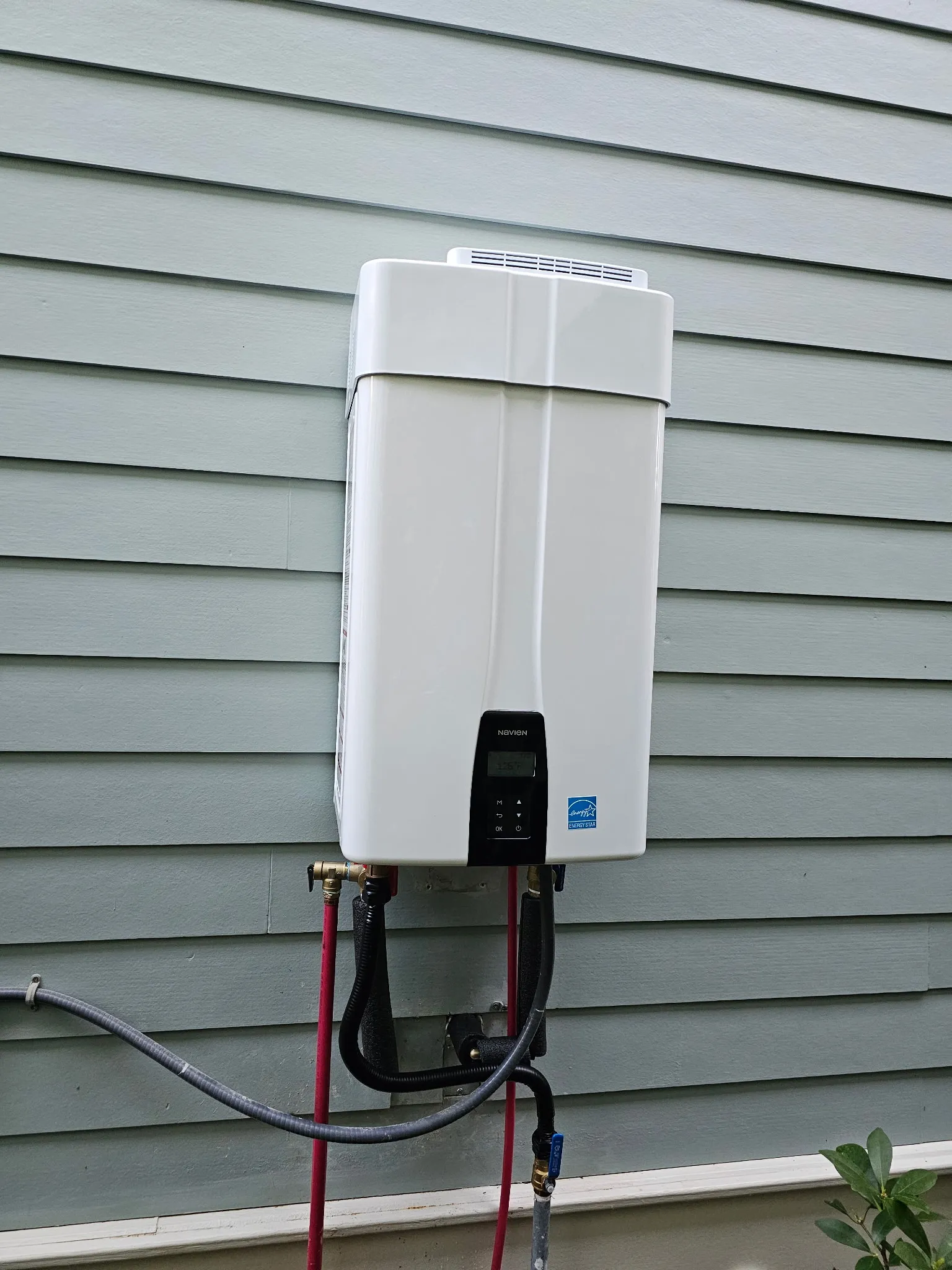 Tankless Water Heater Install in Destin, FL | Benefits and Local Repair Help